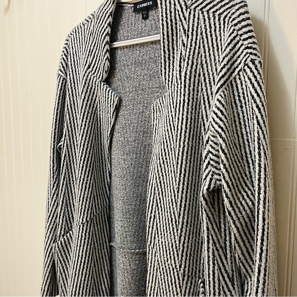 Express Light Jacket - Picture 2 of 4